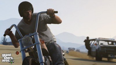 Трэвор уезжает на мотоцикле в GTA 5